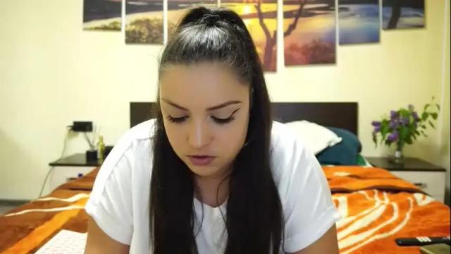 Image 11 of adellineee Stream on Chaturbate on 1 month ago