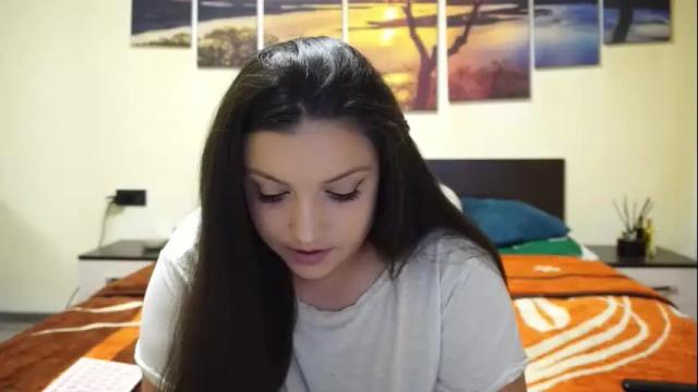 Image 4 of adellineee Stream on Chaturbate on 1 month ago