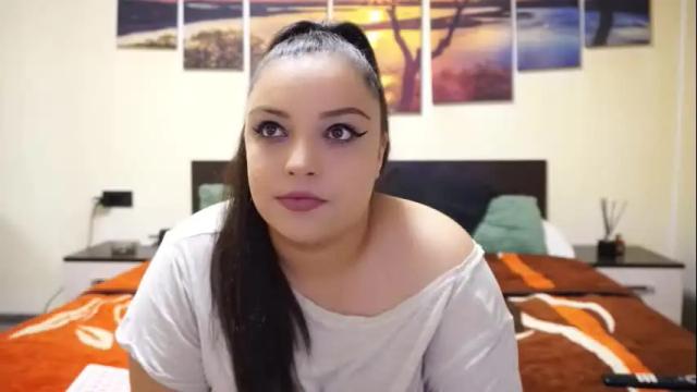 Image 2 of adellineee Stream on Chaturbate on 1 month ago