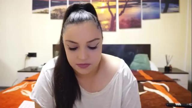 Image 4 of adellineee Stream on Chaturbate on 1 month ago
