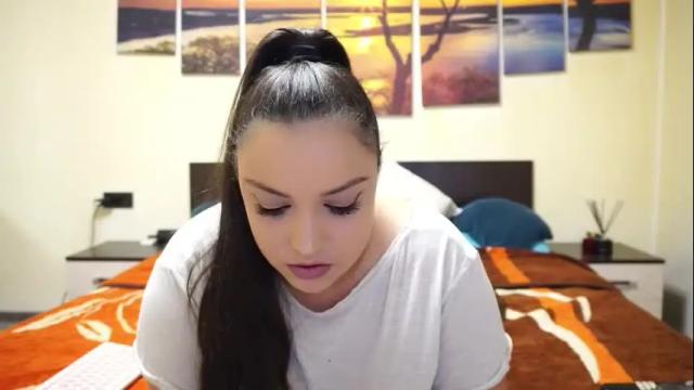 Image 6 of adellineee Stream on Chaturbate on 1 month ago