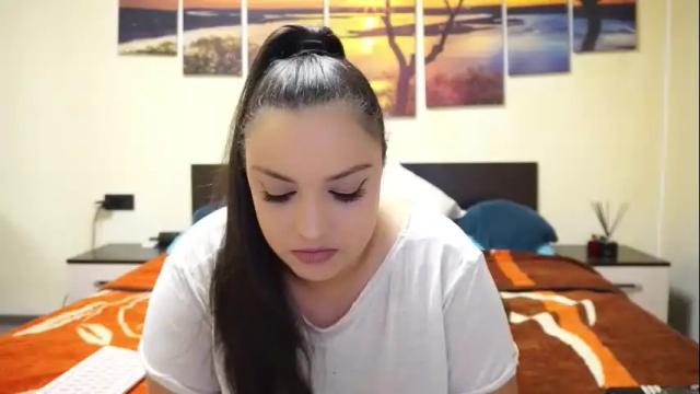 Image 7 of adellineee Stream on Chaturbate on 1 month ago