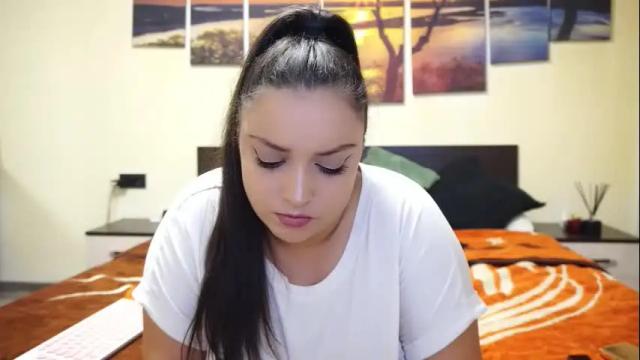 Image 10 of adellineee Stream on Chaturbate on 18 days ago