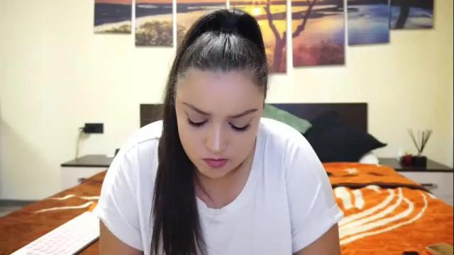 Image 11 of adellineee Stream on Chaturbate on 18 days ago