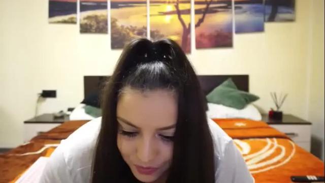 Image 2 of adellineee Stream on Chaturbate on 16 days ago
