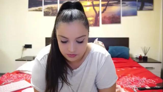 Image 12 of adellineee Stream on Chaturbate on 3 days ago