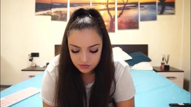 Image 11 of adellineee Stream on Chaturbate on 2 months ago