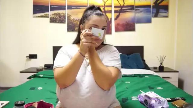 Image 3 of adellineee Stream on Chaturbate on 1 month ago