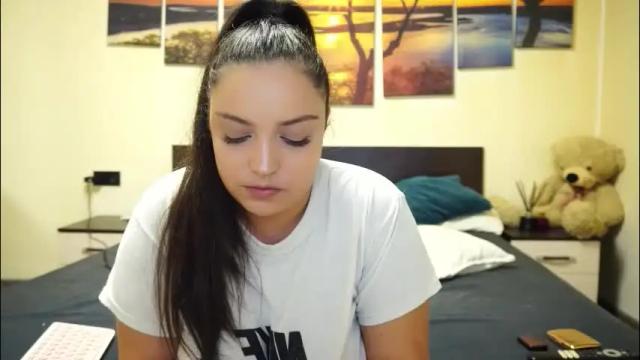 Image 3 of adellineee Stream on Chaturbate on 8 days ago