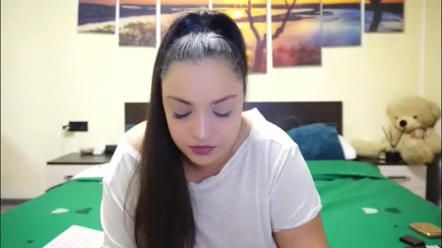 Image 2 of adellineee Stream on Chaturbate on 1 month ago