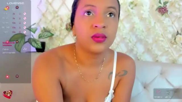 Image 2 of adelyn_19 Stream on Chaturbate on 14 months ago
