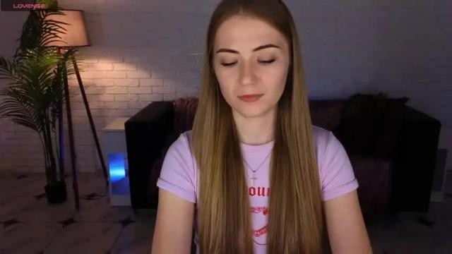 Image 2 of adelyna_bird Stream on Chaturbate on 14 months ago