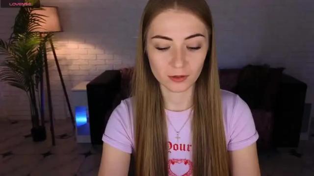 Image 4 of adelyna_bird Stream on Chaturbate on 14 months ago