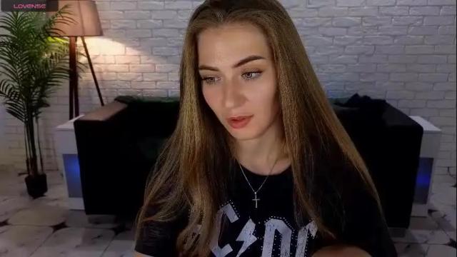 Image 4 of adelyna_bird Stream on Chaturbate on 12 days ago