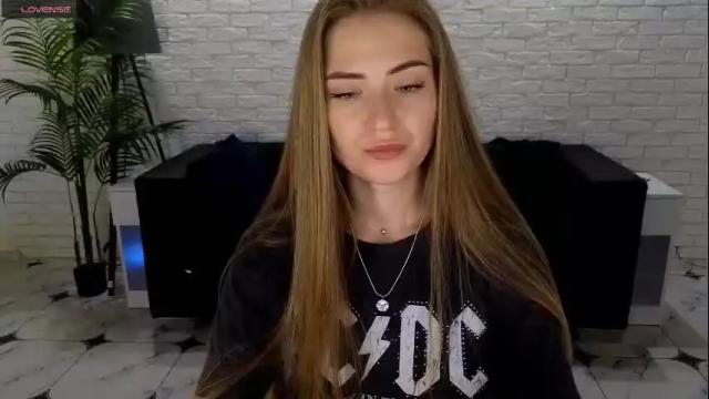 Image 12 of adelyna_bird Stream on Chaturbate on 17 days ago