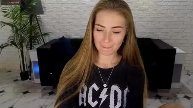Image 4 of adelyna_bird Stream on Chaturbate on 17 days ago