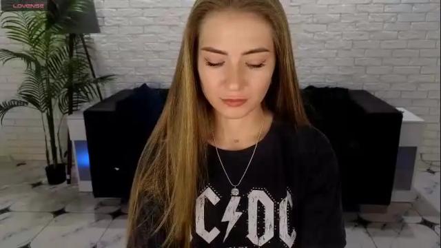 Image 6 of adelyna_bird Stream on Chaturbate on 17 days ago