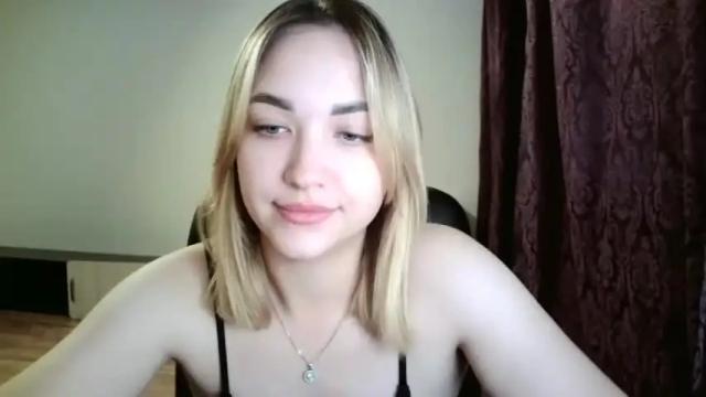 Image 11 of adelynasnowyx Stream on Chaturbate on 20 months ago