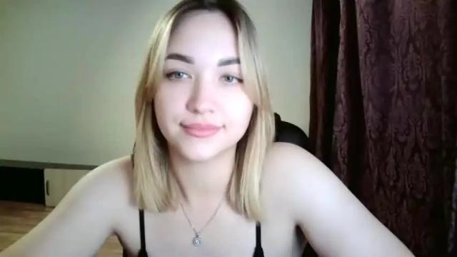 Image 8 of adelynasnowyx Stream on Chaturbate on 20 months ago