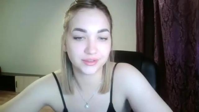 Image 11 of adelynasnowyx Stream on Chaturbate on 19 months ago