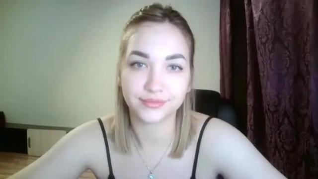 Image 3 of adelynasnowyx Stream on Chaturbate on 19 months ago