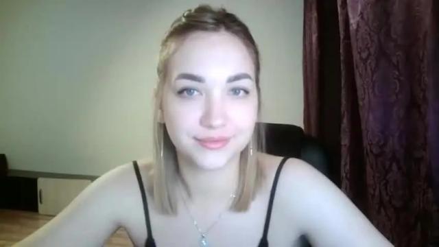 Image 4 of adelynasnowyx Stream on Chaturbate on 19 months ago