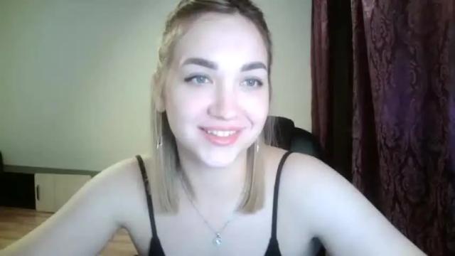 Image 8 of adelynasnowyx Stream on Chaturbate on 19 months ago