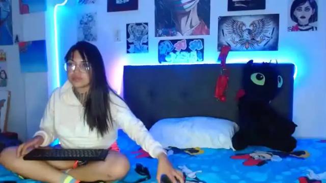 Image 8 of adhara_xx Stream on Chaturbate on 20 months ago