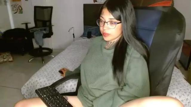 Image 2 of adhara_xx Stream on Chaturbate on 17 months ago