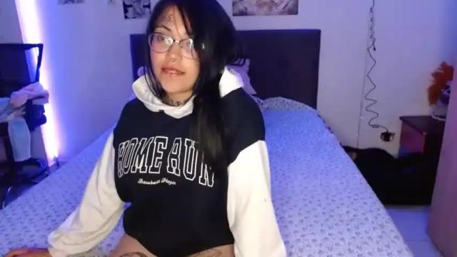 Image 4 of adhara_xx Stream on Chaturbate on 17 months ago