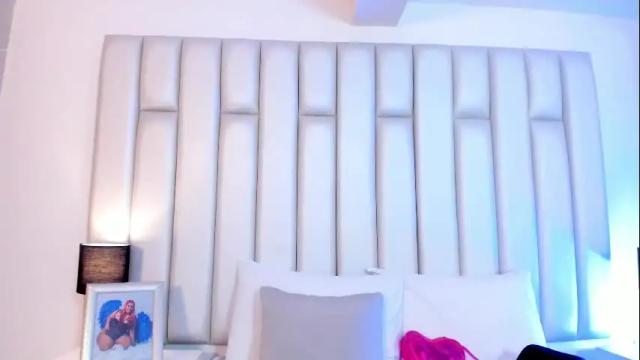 Image 2 of adreeaperez1 Stream on Chaturbate on 1 month ago