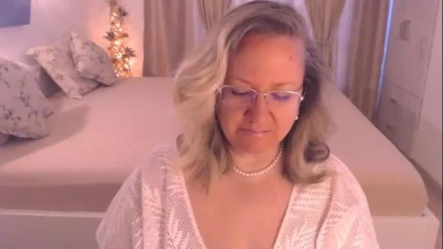 Image 3 of adrena_ Stream on Chaturbate on 1 month ago