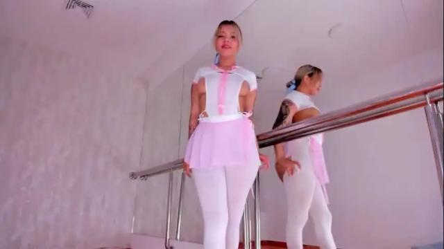 Image 10 of adria_ross Stream on Chaturbate on 23 days ago