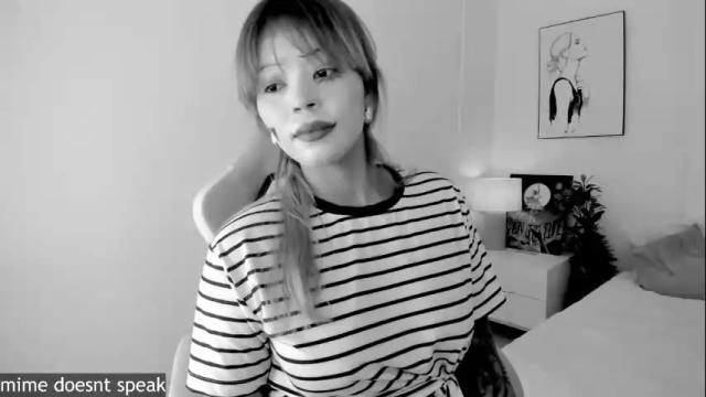 Image 11 of adria_ross Stream on Chaturbate on 1 month ago