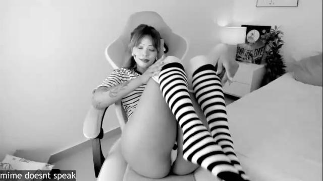 Image 2 of adria_ross Stream on Chaturbate on 1 month ago