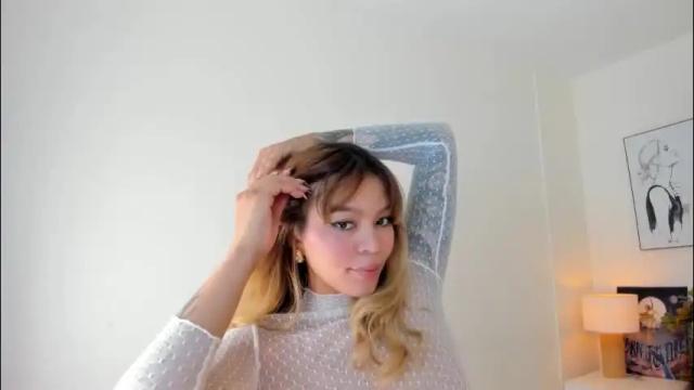 Image 3 of adria_ross Stream on Chaturbate on 1 month ago