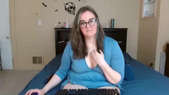 Image 8 of adriacarnell Stream on Chaturbate on 14 months ago
