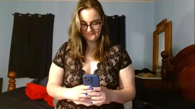 Image 4 of adriacarnell Stream on Chaturbate on 14 months ago