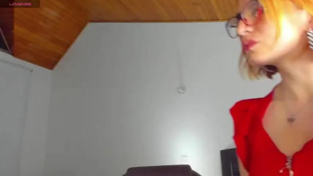Image 6 of adriana71 Stream on Chaturbate on 12 months ago