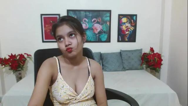 Image 12 of adriana_chechick Stream on Chaturbate on 26 days ago
