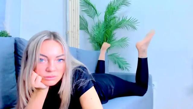Image 2 of adriana_coy_ Stream on Chaturbate on 14 months ago
