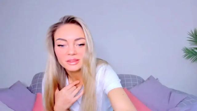 Image 3 of adriana_coy_ Stream on Chaturbate on 14 months ago