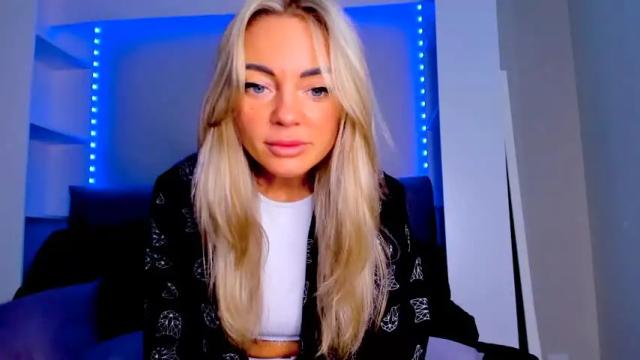 Image 11 of adriana_coy_ Stream on Chaturbate on 13 months ago
