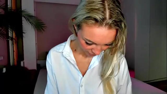 Image 11 of adriana_coy_ Stream on Chaturbate on 15 days ago