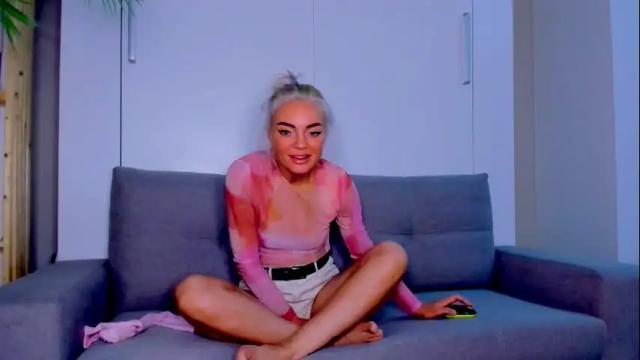 Image 6 of adriana_coy_ Stream on Chaturbate on 16 days ago