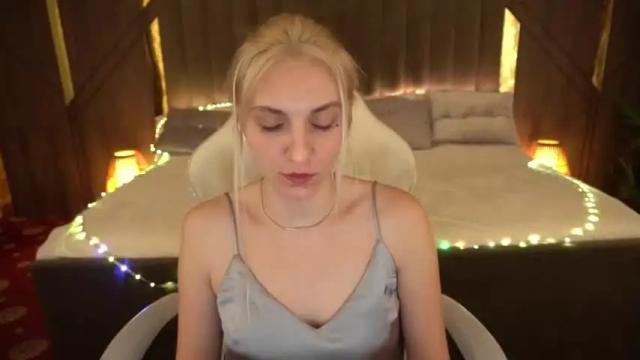 Image 10 of adriana_flower Stream on Chaturbate on 13 months ago
