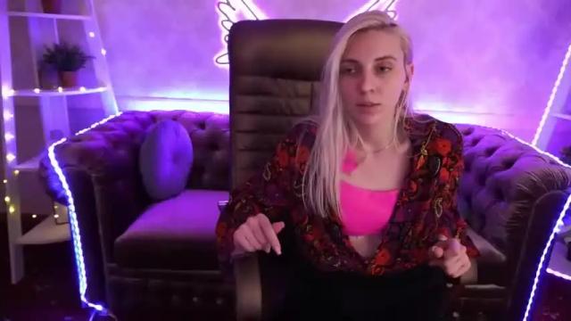 Image 11 of adriana_flower Stream on Chaturbate on 12 months ago