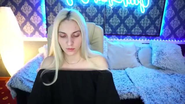 Image 11 of adriana_flower Stream on Chaturbate on 12 months ago