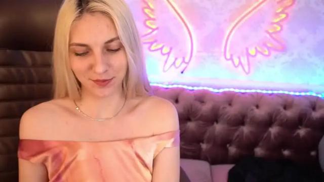 Image 12 of adriana_flower Stream on Chaturbate on 12 months ago
