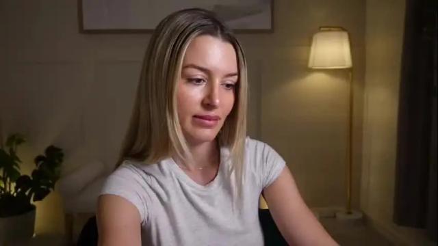 Image 10 of adriananorth Stream on Chaturbate on 4 months ago